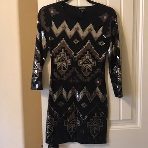 EXPRESS DRESS NO PULLS